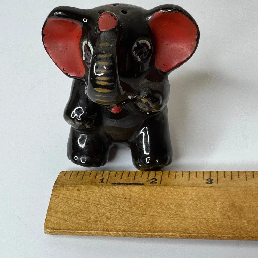 Vintage Black Elephant Salt and Pepper Shakers Japan Red Ears Cute‎ Collectible